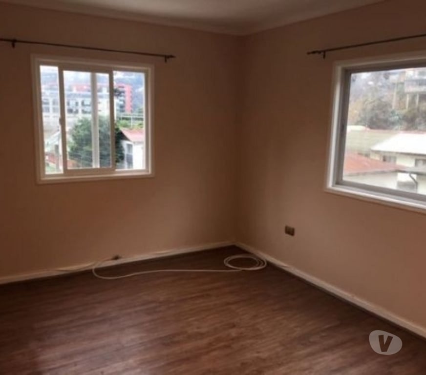 Arriendo oficinas Valparaíso Valparaíso - Fotos de Dueña arrienda Edificio de 3 pisos, Metro Chorrillos