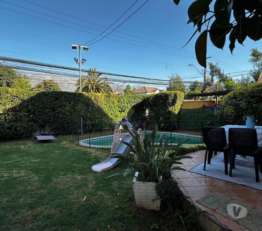 Bienes Raices Santiago La Reina - Fotos de EN VENTA Casa de 6 dormitorios y 4 baños La Reina