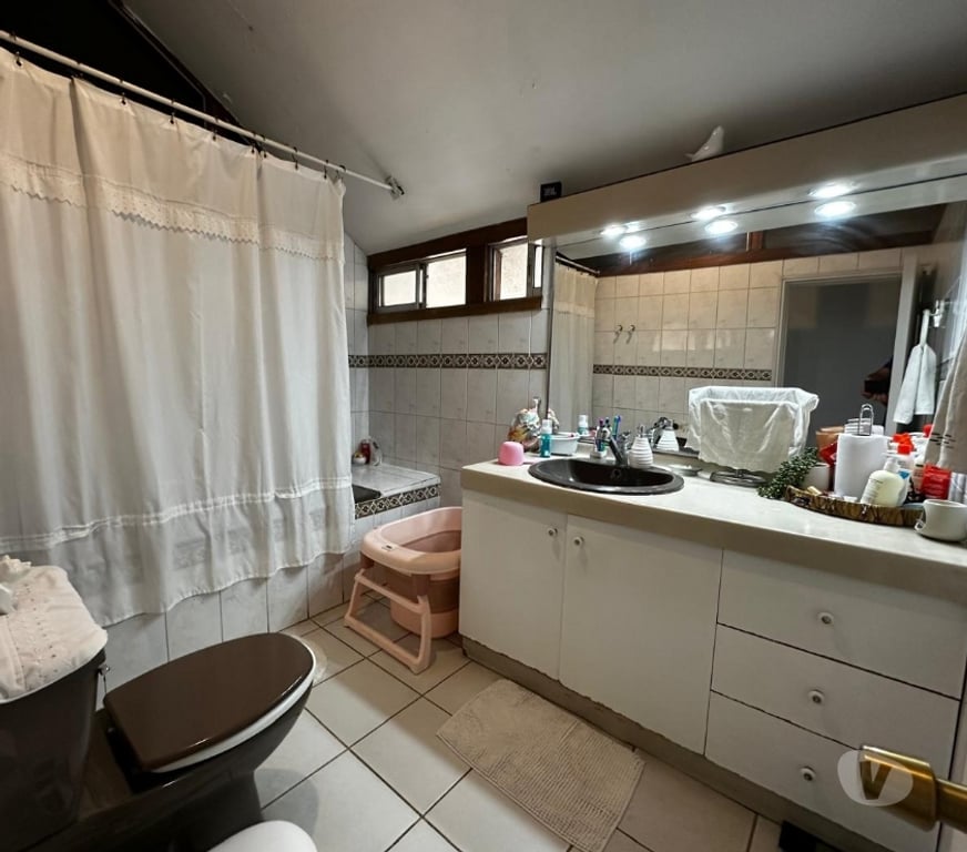 Bienes Raices Santiago La Reina - Fotos de EN VENTA Casa de 6 dormitorios y 4 baños La Reina