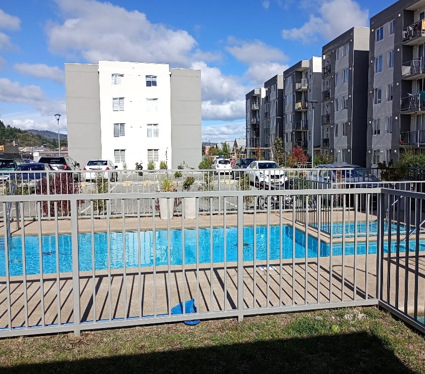 Bonito Condominio, piscina, incluye Gatos Comunes