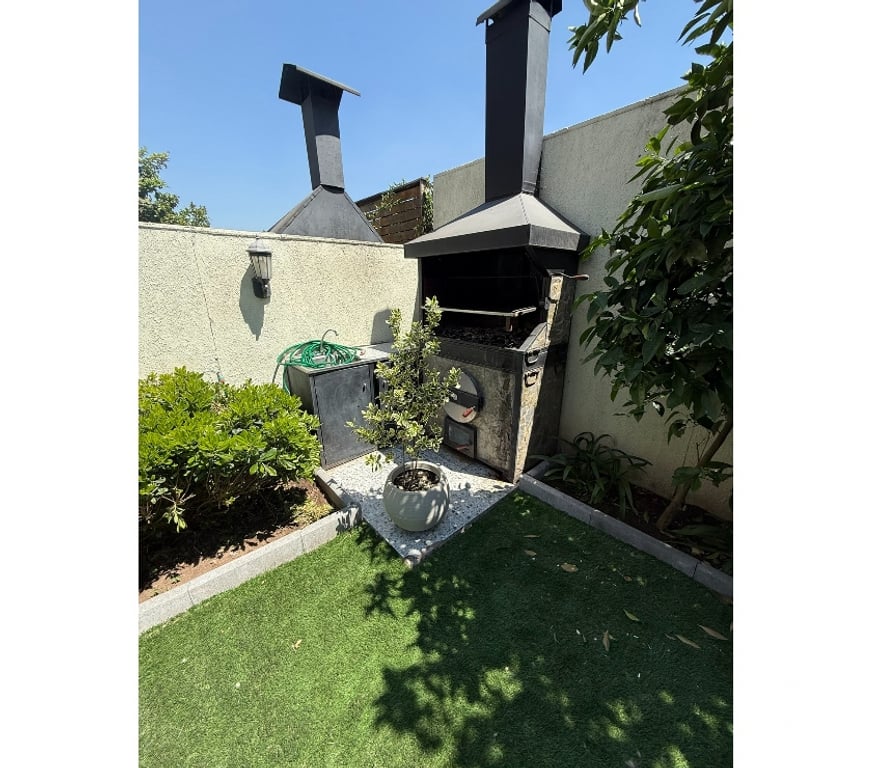 Arriendos Santiago Huechuraba - Fotos de Preciosa Casa 3 pisos! 4 hab-3baños. Incluye GGCC!