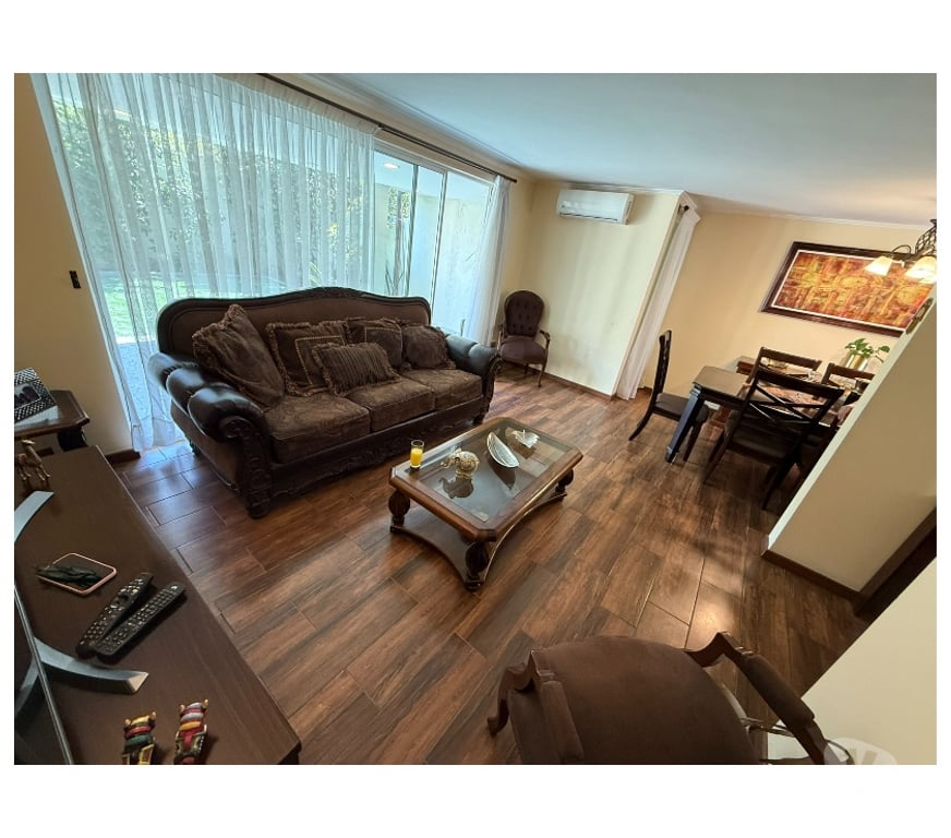 Arriendos Santiago Huechuraba - Fotos de Preciosa Casa 3 pisos! 4 hab-3baños. Incluye GGCC!