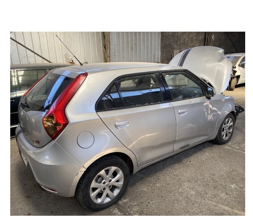 Autos usados Santiago San Joaquín - Fotos de MG 3 1.5 cc FULL AIRE 2016. Chocado FUNCIONANDO
