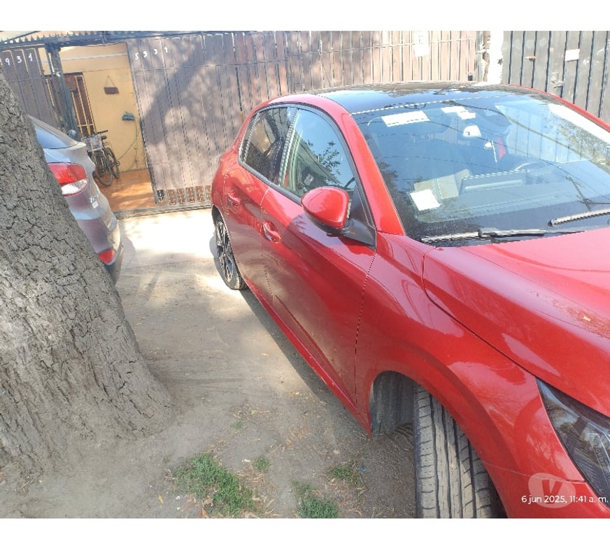 Autos usados Santiago La Reina - Fotos de Peugueot 208 premiere diesel 2021