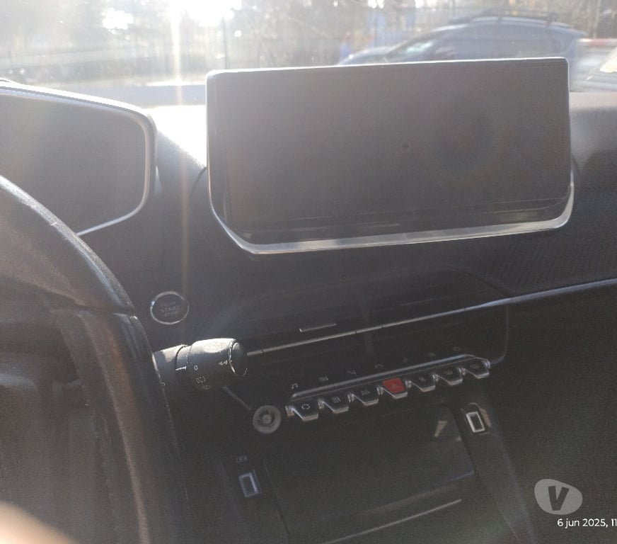 Autos usados Santiago La Reina - Fotos de Peugueot 208 premiere diesel 2021