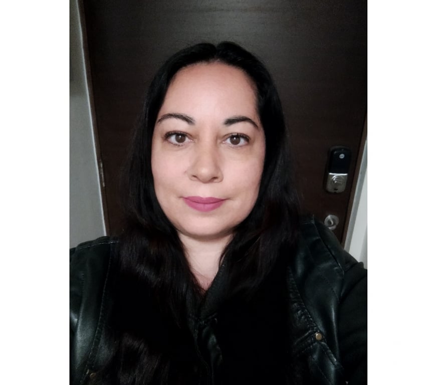 Masajes Santiago Santiago - Fotos de Masoterapeuta enfocada en los Dolores y malestares