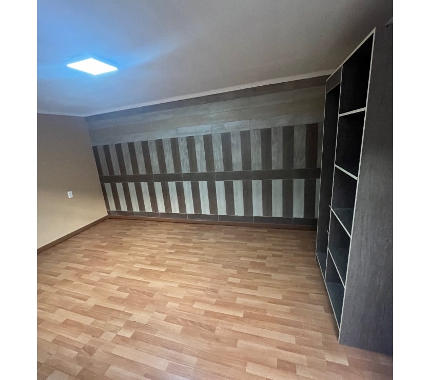 Piezas en Arriendo Lo Prado Santiago - Fotos de Amplia habitación cerca del Metro San Pablo, incluye gastos