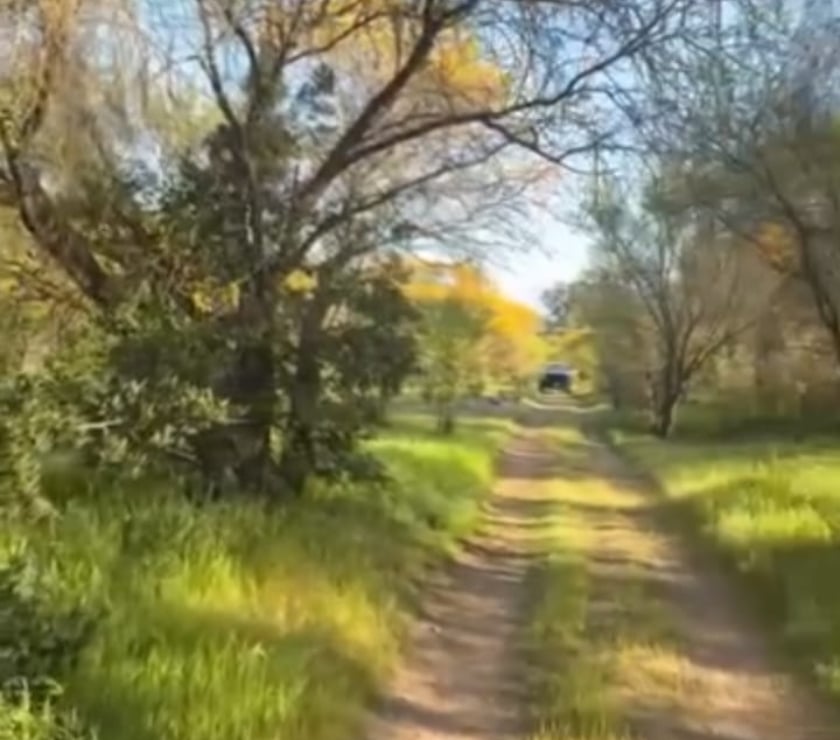 Excelente parcela de 8.880 m², 100 % plana