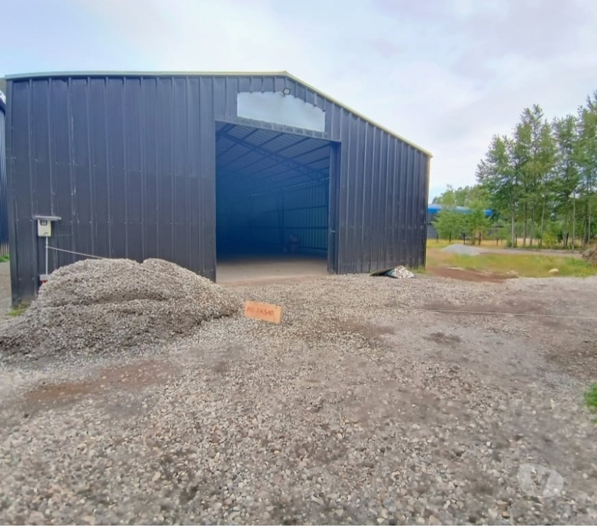 Arriendo bodegas Cautín Villarrica - Fotos de Galpón con piso de Hormigón, apto para todo tipo de cargas