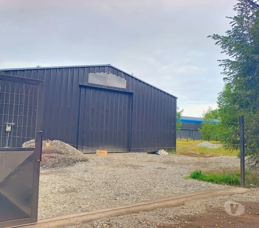 Arriendo bodegas Cautín Villarrica - Fotos de Galpón con piso de Hormigón, apto para todo tipo de cargas