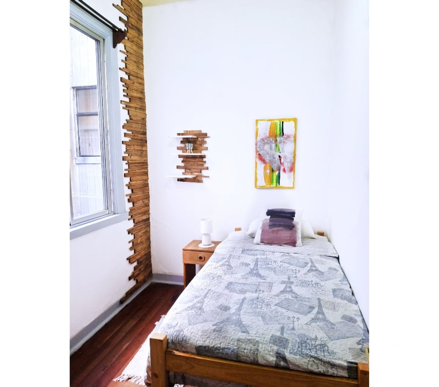 Arriendo de piezas Valparaíso Valparaíso - Fotos de Pieza para trabajador o estudiante – Excelente ubicación