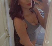 Chica trans muy prendida