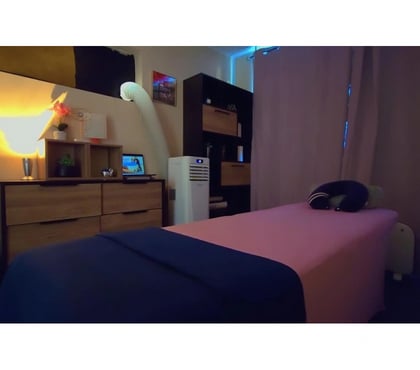 Masajes Las Condes Santiago - Fotos de Masajista profesional metro Manquehue