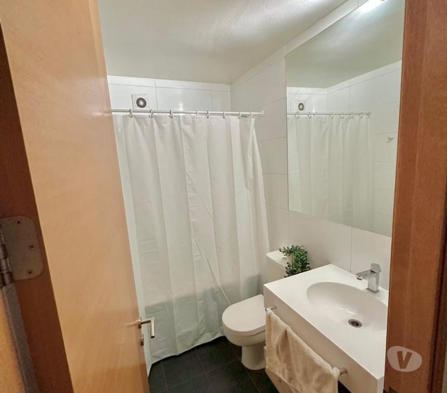 Arriendo de piezas Santiago Providencia - Fotos de Pieza con baño metro los leones en providencia