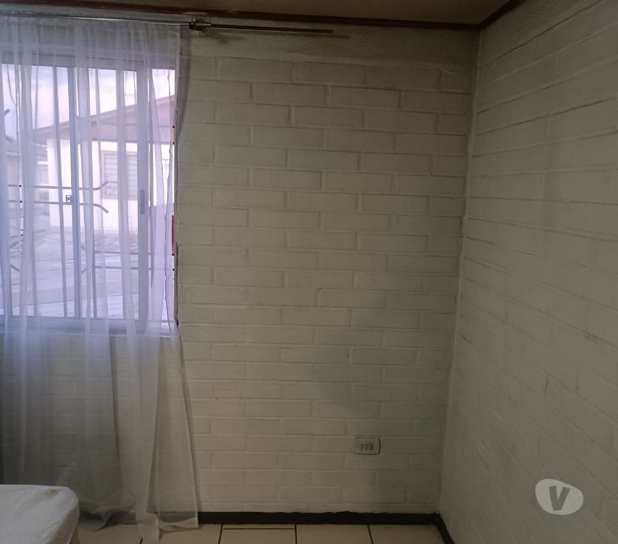 Arriendo de piezas Santiago Maipú - Fotos de PIEZA SEMI AMOBLADA
