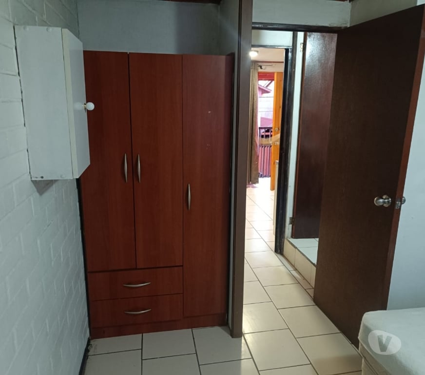 Arriendo de piezas Santiago Maipú - Fotos de PIEZA SEMI AMOBLADA