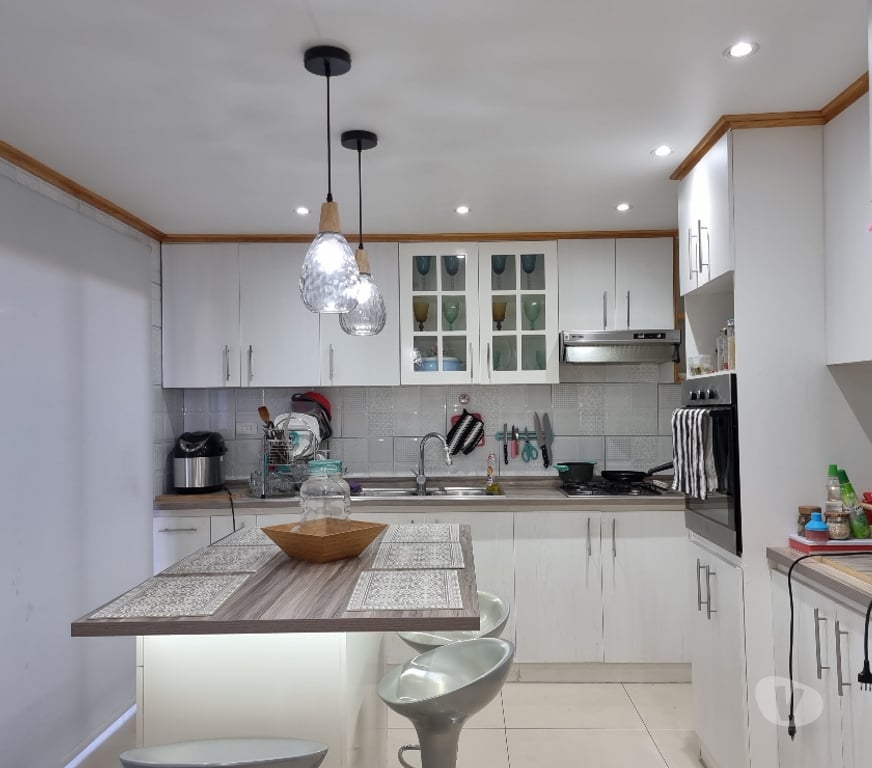 Bienes Raices Valparaíso Quilpué - Fotos de CASA DE DOS PISOS, EXCELENTE UBICACIÓN