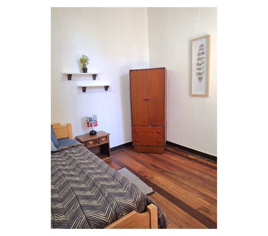 Arriendo de piezas Valparaíso Valparaíso - Fotos de Pieza para trabajador o estudiante – Excelente ubicación