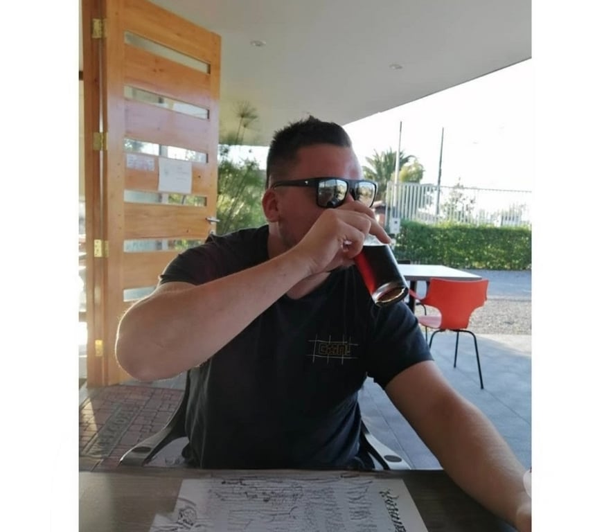 Encuentros Sexuales Santiago Santiago - Fotos de Tu imaginación es grande, puedo ser tu amigo, tu amante...