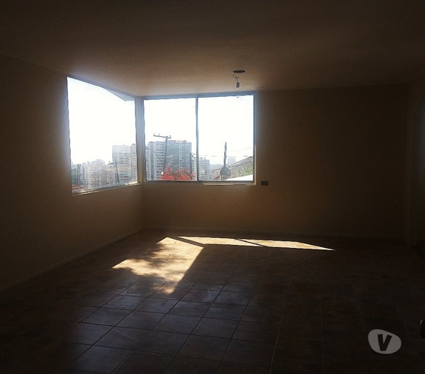 Bienes Raices Valparaíso Valparaíso - Fotos de CASA AMPLIA DOS PISOS SOLIDA VILLA RAPA NUI VALPARAISO