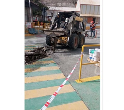 Fletes y Mudanzas - Transportes Las Condes Santiago - Fotos de arriendo minicargador martillo aguilon +56973677079 demolici