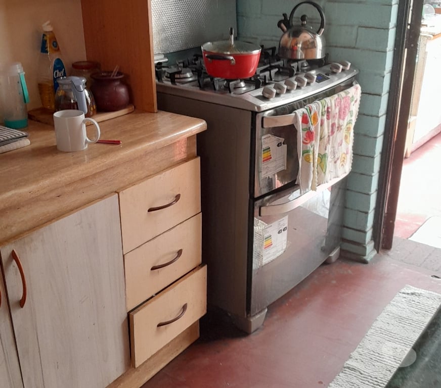 Bienes Raices Santiago La Florida - Fotos de CASA 80 180 M2.3 DORMITORIOS PASJE CERRADO METROMIRADOR