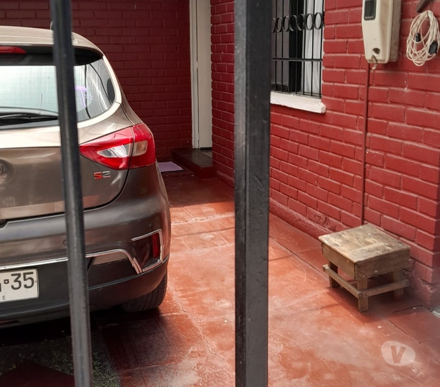 Bienes Raices Santiago La Florida - Fotos de CASA 80 180 M2.3 DORMITORIOS PASJE CERRADO METROMIRADOR