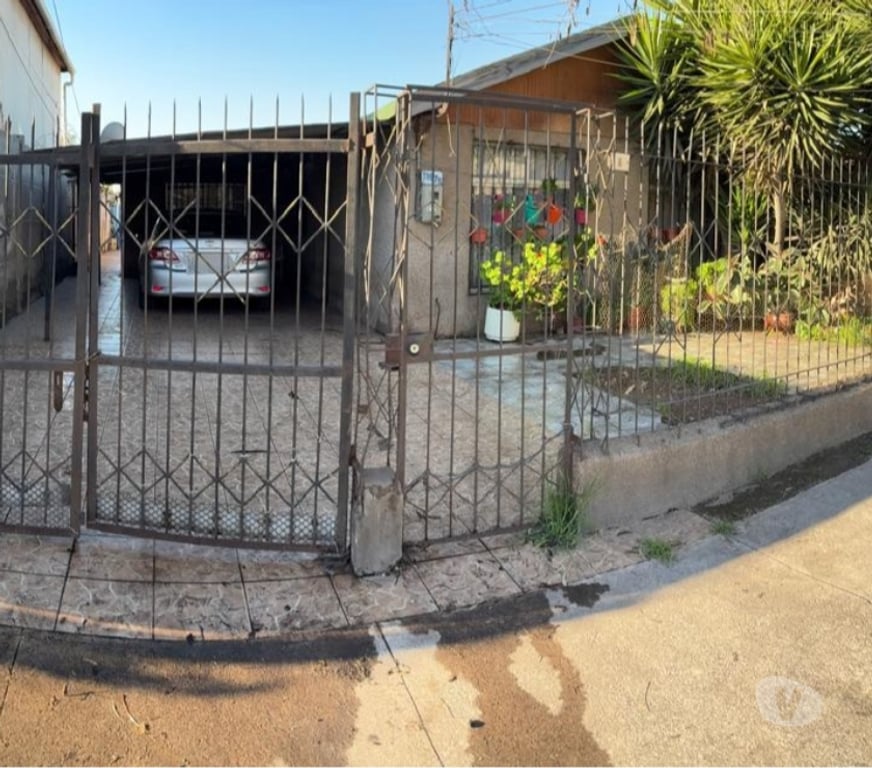 Bienes Raices Santiago San Miguel - Fotos de 2 casas en 1, amplio terreno en San Miguel