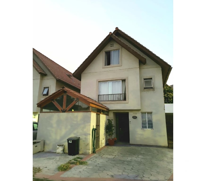 Bienes Raices Santiago Huechuraba - Fotos de Hermosa casa en excelente sector residencial