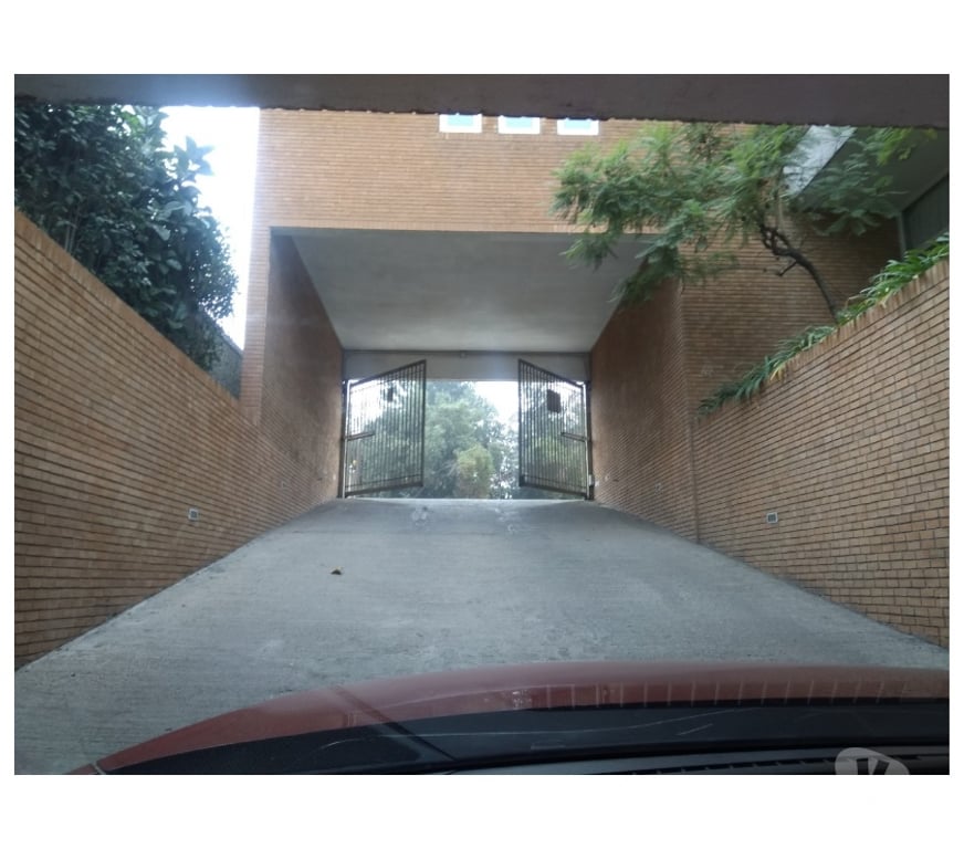 Bienes Raices Santiago Las Condes - Fotos de Estacionamiento en venta en inmejorable ubicación