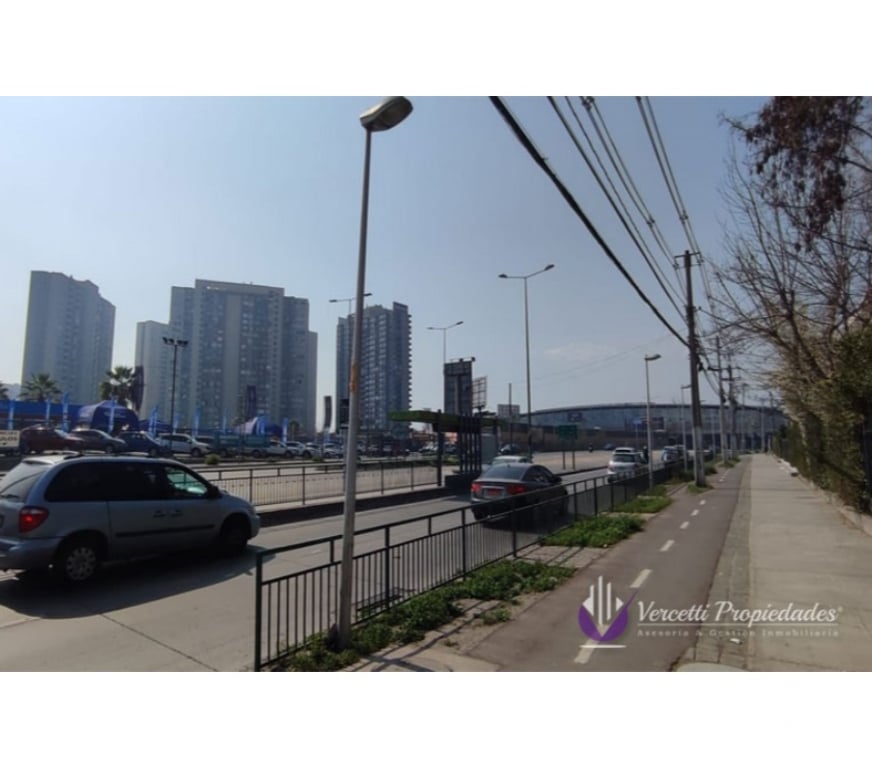 Bienes Raices Santiago La Florida - Fotos de Amplia casa a solo pasos del metro en la florida