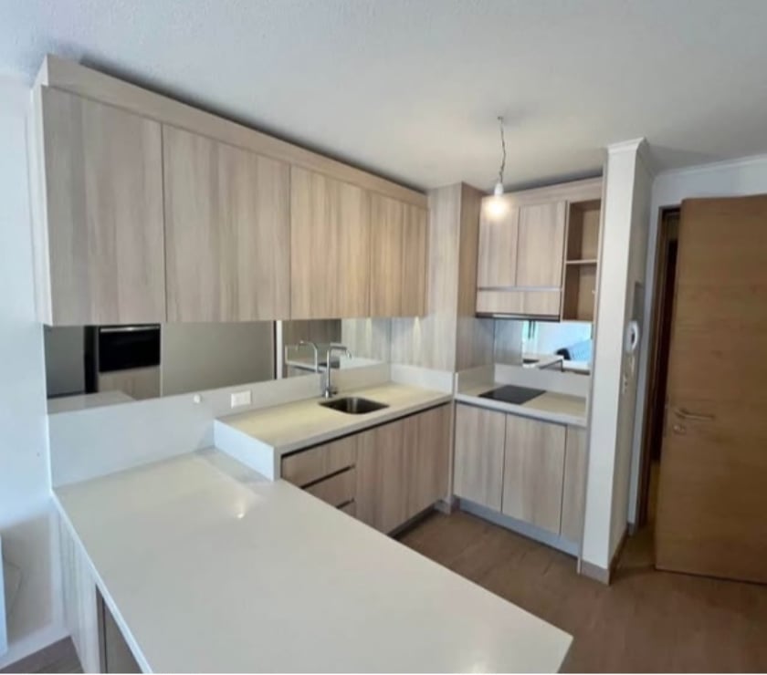 Arriendo de Piezas Santiago Santiago - Fotos de Pieza Con Balcón y Cocina Metro Santa Lucia Santiago Centro