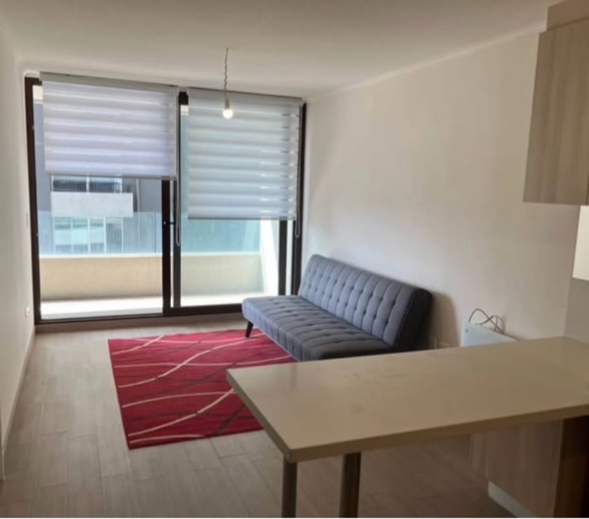 Arriendo de piezas Santiago Santiago - Fotos de Pieza Con Balcón y Cocina Metro Santa Lucia Santiago Centro