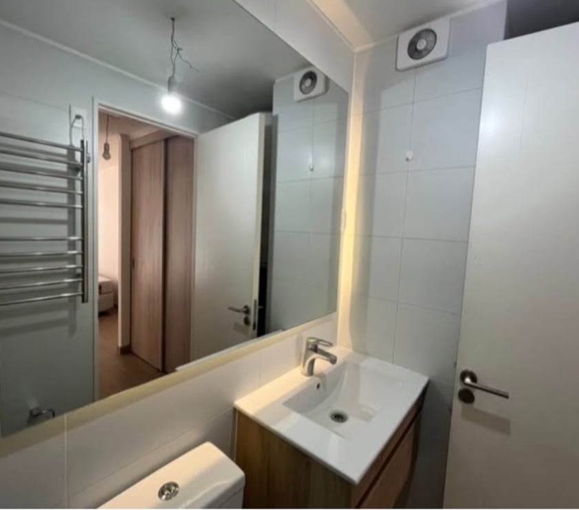 Arriendo de piezas Santiago Santiago - Fotos de Pieza Con Balcón y Cocina Metro Santa Lucia Santiago Centro