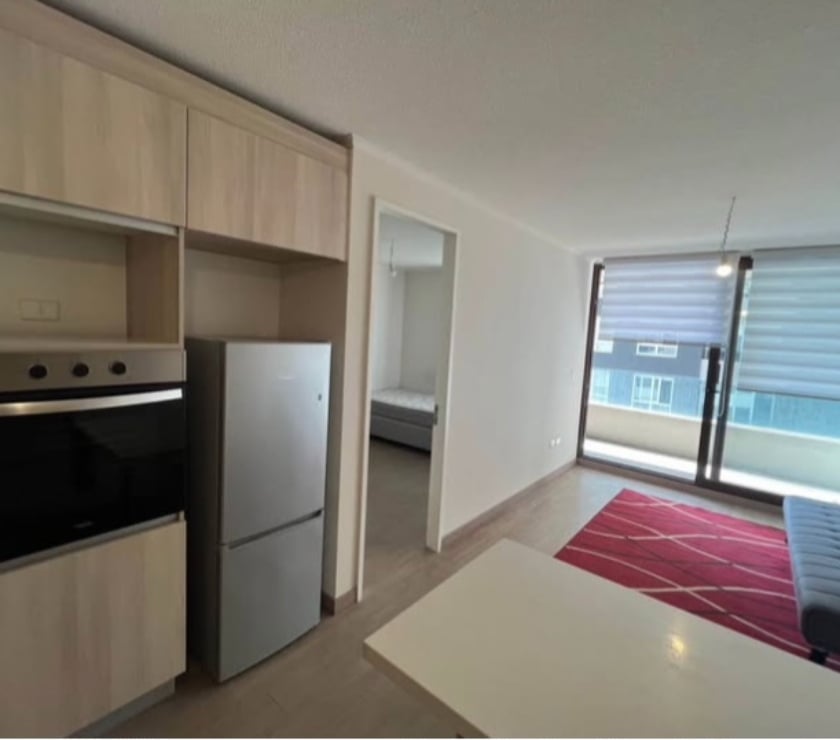 Arriendo de piezas Santiago Santiago - Fotos de Pieza Con Balcón y Cocina Metro Santa Lucia Santiago Centro