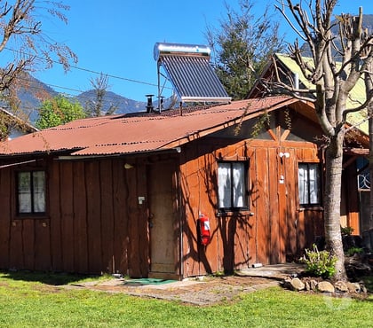 Arriendos temporada Panguipulli Valdivia - Fotos de Cabañas en Coñaripe para 2 personas frente a la playa