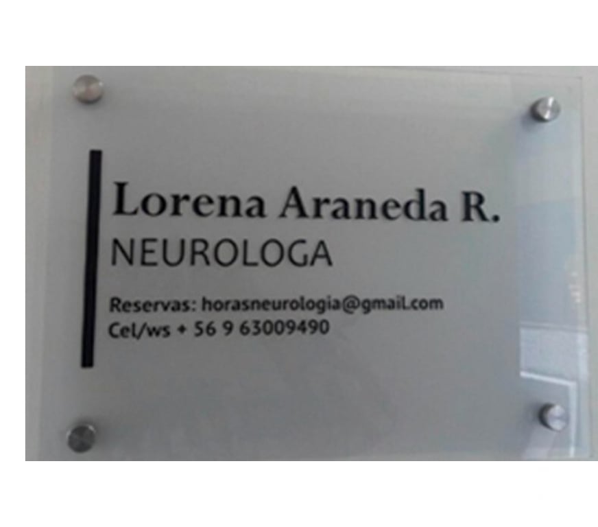 Freelance - Servicios Profesionales Santiago Santiago - Fotos de letreros para oficina de vidrio templado