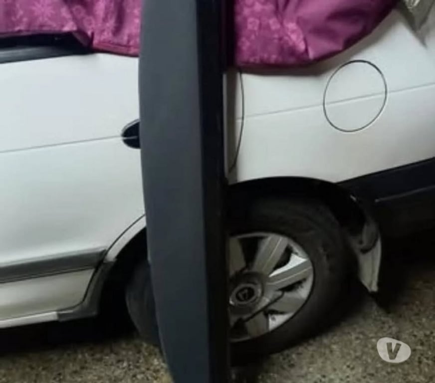 Accesorios para Autos Santiago Santiago - Fotos de Cubre maleta Mitsubishi Montero Sport año 2021 impecable.