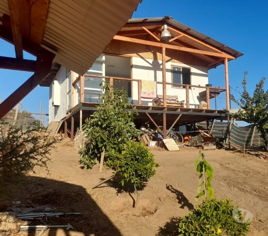 Parcelas en Venta Quillota Olmué - Fotos de AMPLIO TERRENO CON PROPIEDAD EN OLMUE