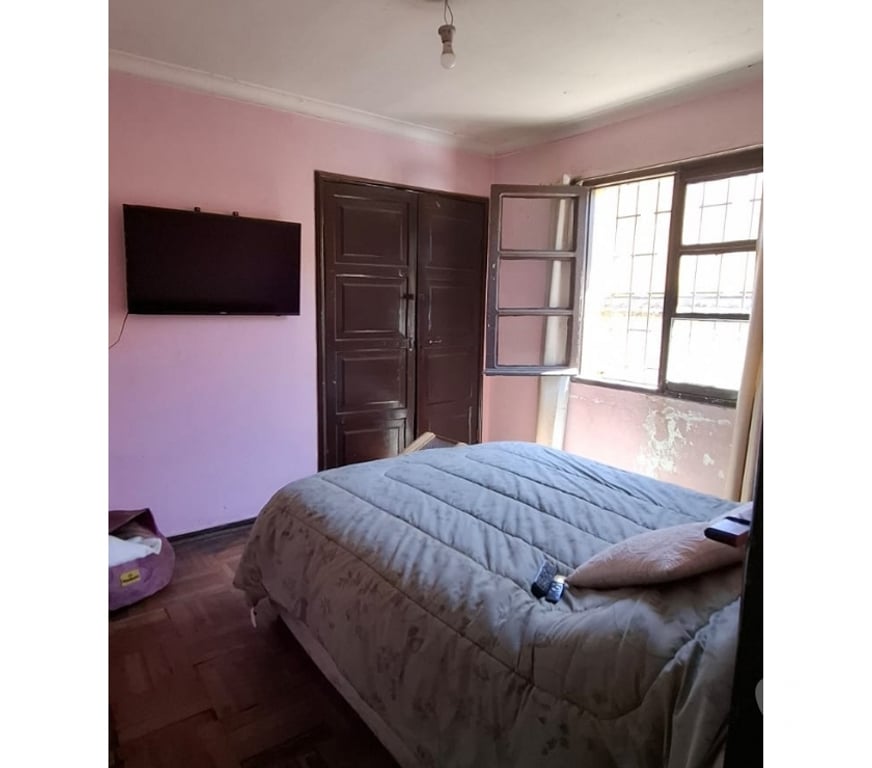 Bienes Raices Santiago La Cisterna - Fotos de Venta casa en La Cisterna Amplio terreno.