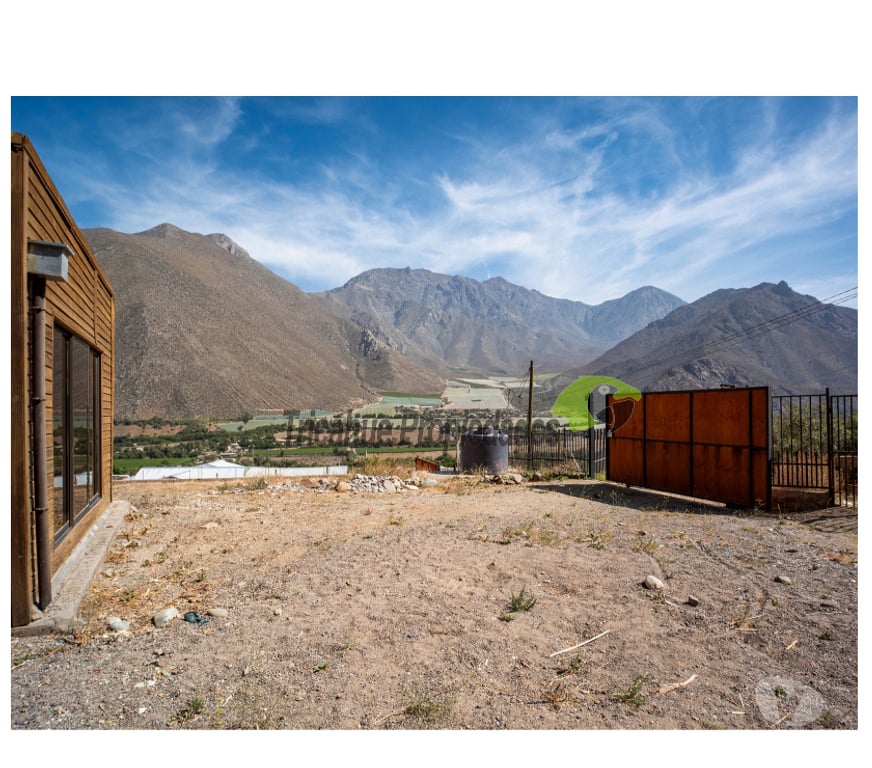 Bienes Raices Elqui Vicuña - Fotos de Sitio urbano con casa, electricidad y agua. Valle del Elqui