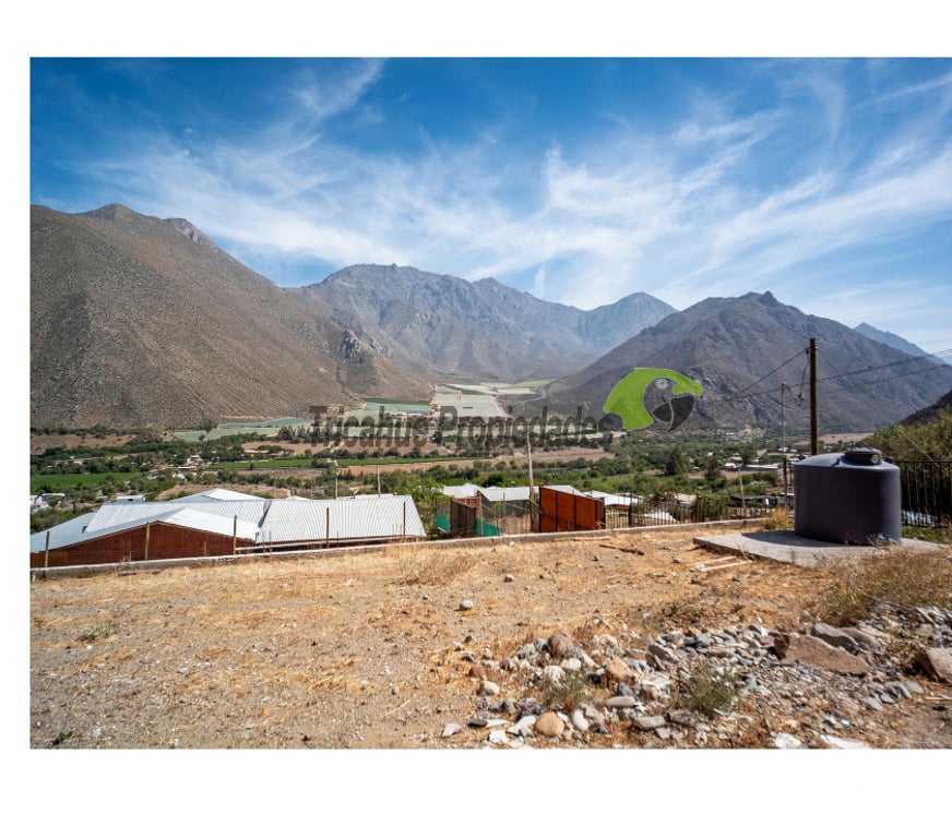 Bienes Raices Elqui Vicuña - Fotos de Sitio urbano con casa, electricidad y agua. Valle del Elqui