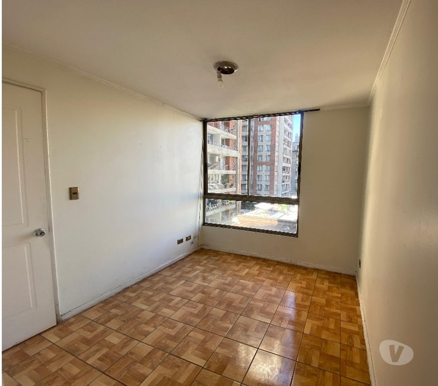 Arriendos Santiago Santiago - Fotos de Departamento 1D 1B, Aire Acondicionado, Metro Moneda.