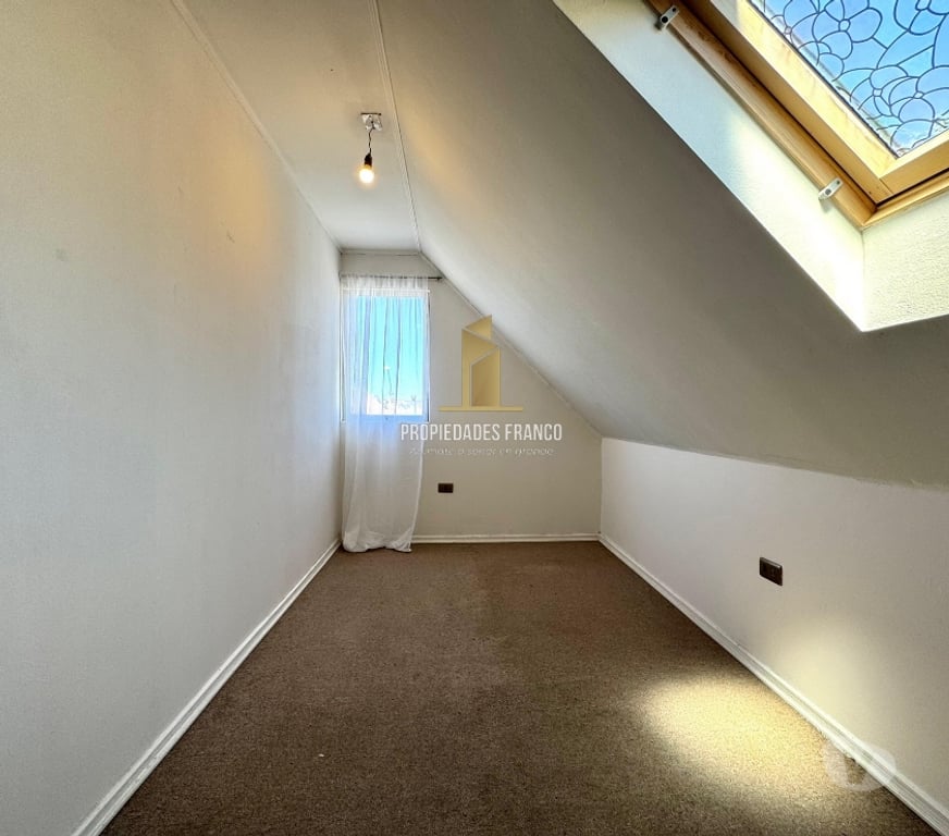 Bienes Raices Valparaíso Quilpué - Fotos de VENTA CASA DE DOS PISOS QUILPUE 3D 3B AMPLIOS PATIOS