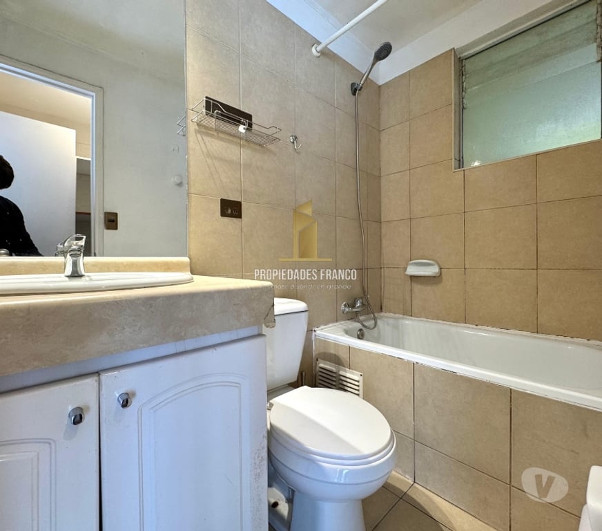 Bienes Raices Valparaíso Quilpué - Fotos de VENTA CASA DE DOS PISOS QUILPUE 3D 3B AMPLIOS PATIOS