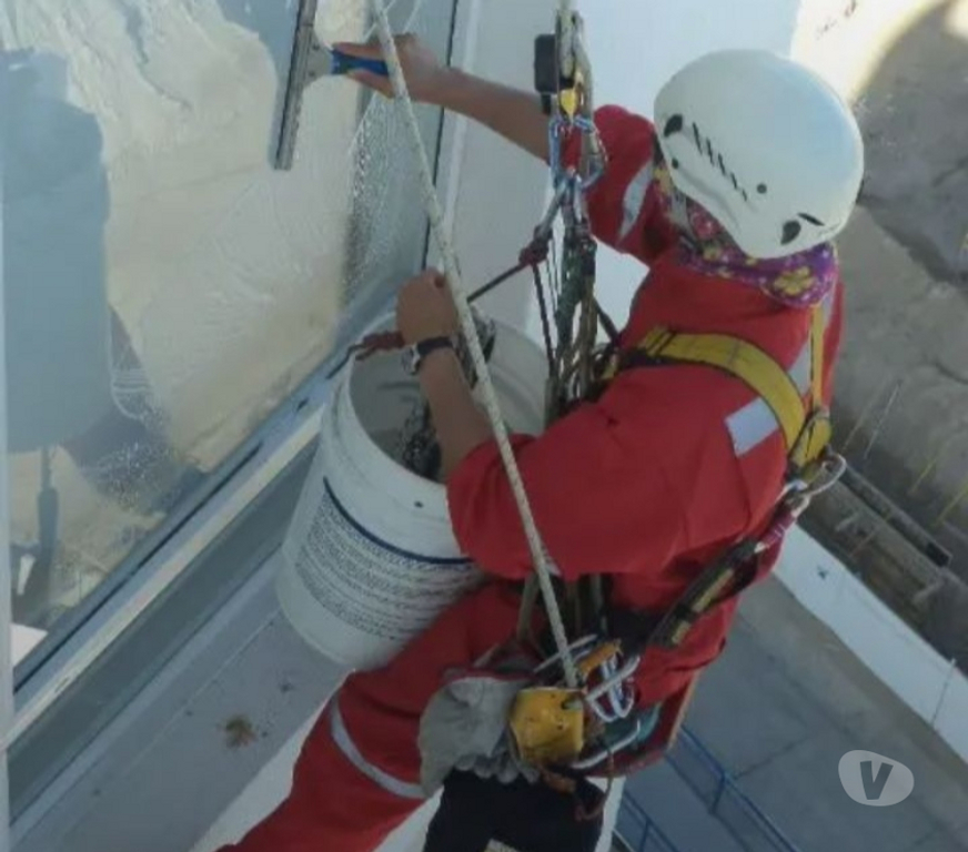 Otros Servicios Elqui La Serena - Fotos de Limpieza Vidrios en Altura