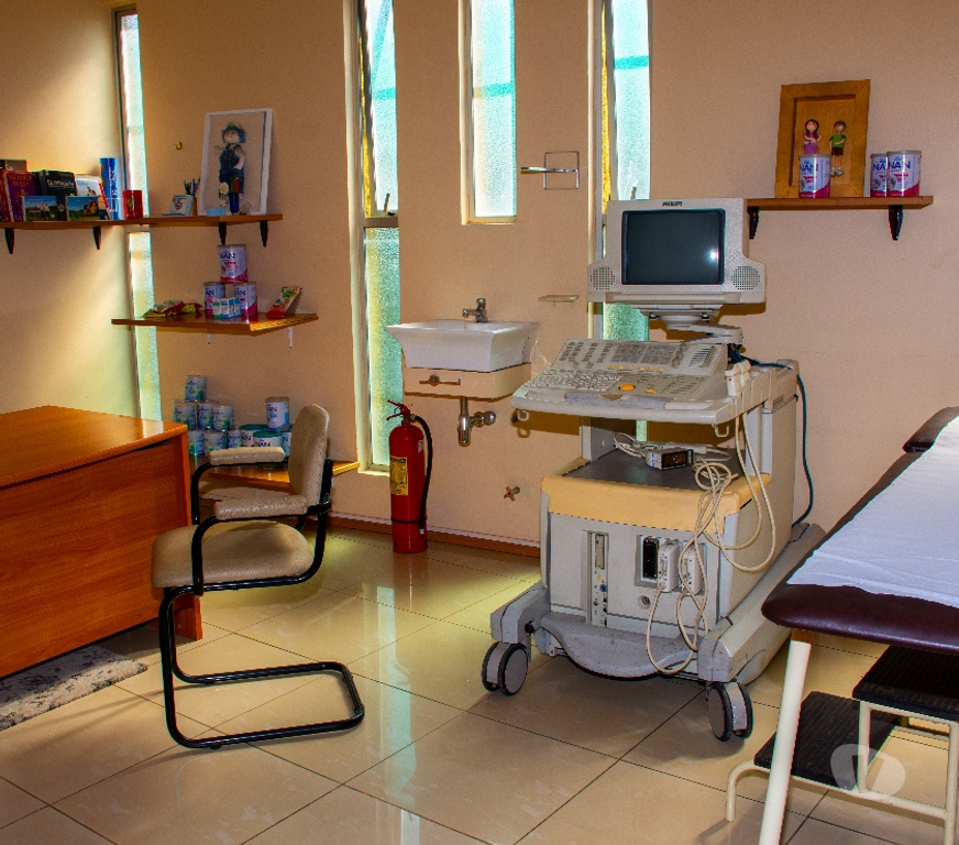 Arriendo oficinas Chacabuco Colina - Fotos de SE VENDE CENTRO MEDICO COLINA - SANTIAGO