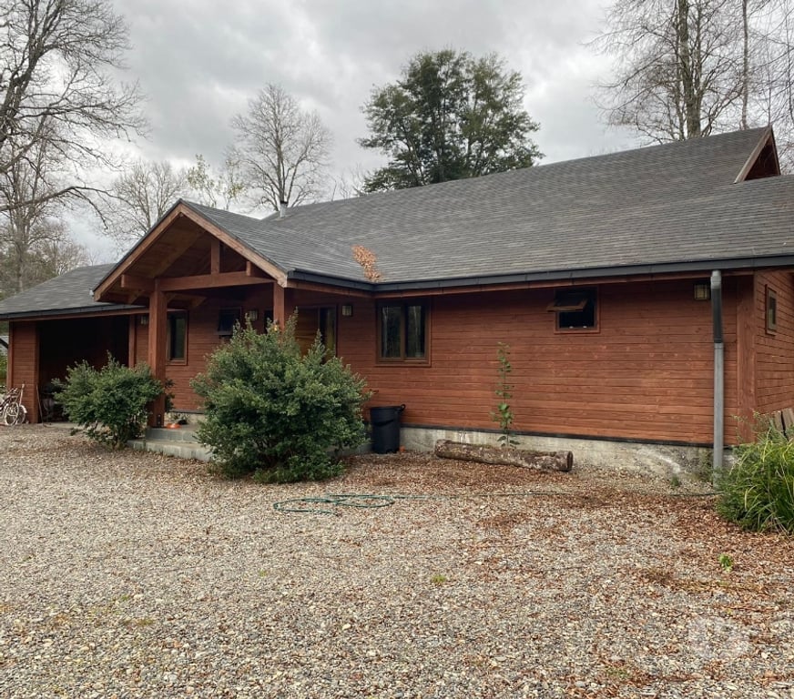 Bienes Raices Cautín Villarrica - Fotos de Casa amplia en parcela abundante bosque nativo