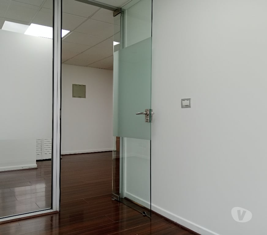 Bienes Raices Santiago Las Condes - Fotos de Vendo Oficina Polo Financiero Nueva Las Condes
