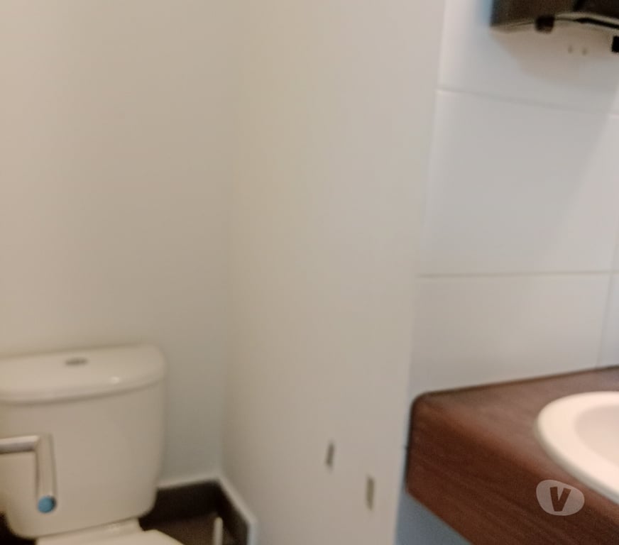 Bienes Raices Santiago Las Condes - Fotos de Vendo Oficina Polo Financiero Nueva Las Condes